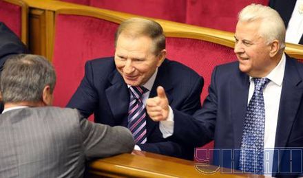 Депутати цілувалися, реготали, плювалися (фоторепортаж)
