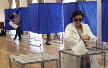 Соціологи розповіли, які партії долають бар’єр на місцевих виборах
