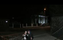 У Луцьку хлопець і дівчина вкрали прапор України та пішли з ним гуляти