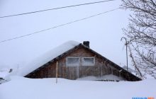 На Сахалине намело сугробы в человеческий рост (видео)